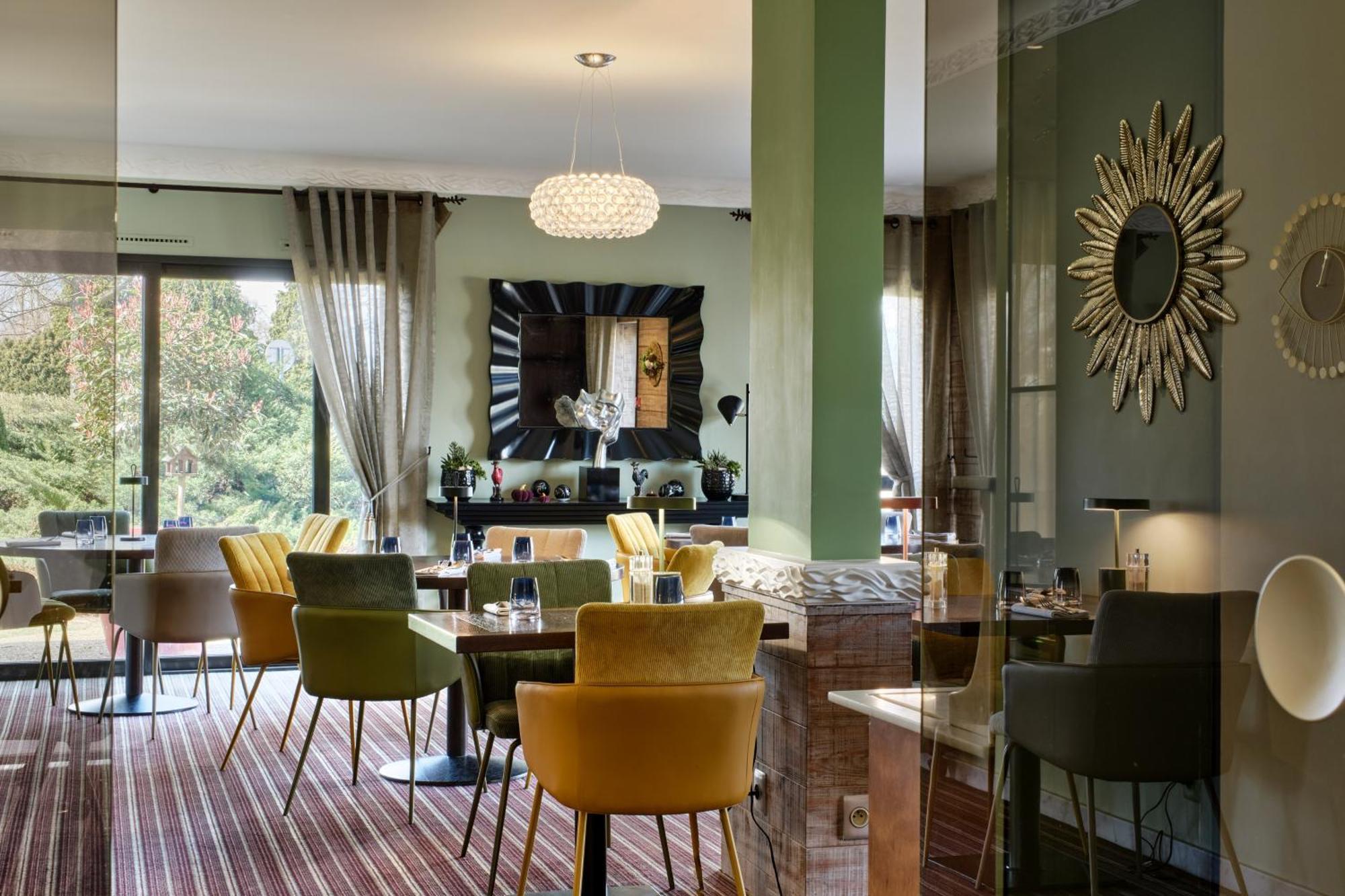 Hotel Restaurant Crystal Erstein Exteriér fotografie